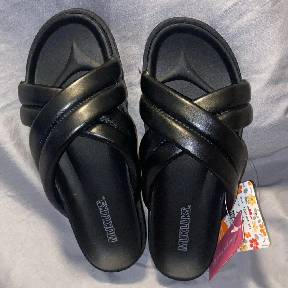 NEW MUK LUKS Puffy Strap Slide Sandals Tidal Wave Black,9 With Tags
